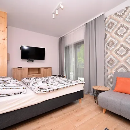 Apartment Malinova 36 *